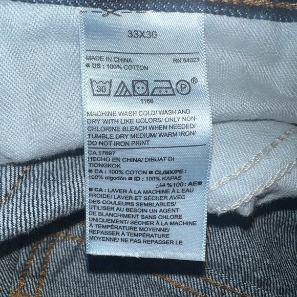 Old Navy Men Slim Straight Jeans - Picture 6 of 6